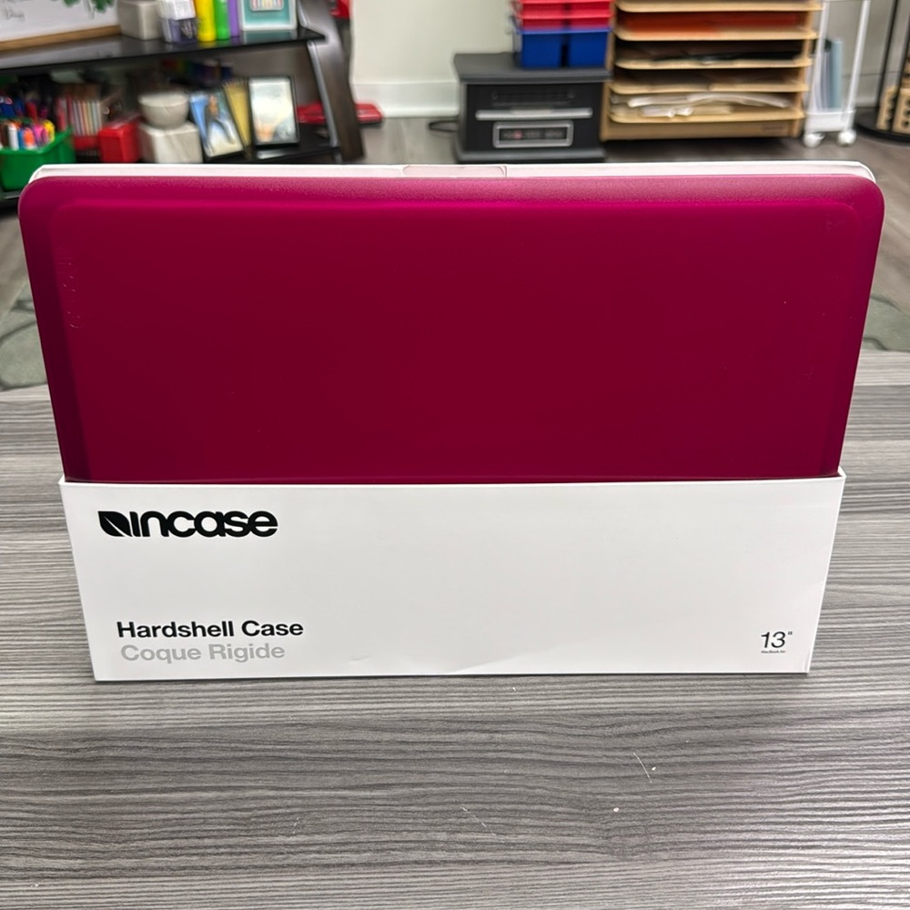Incase Magenta Hardshell Laptop Case
